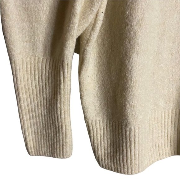 H&M Mama Maternity Cream Soft Knit Crewneck Sweater - Picture 4 of 5